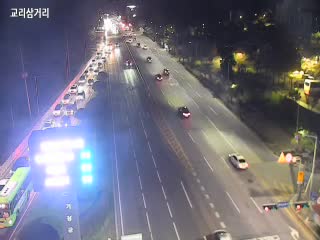 校里三岔路口機張邑
