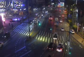 舊市廳十字路口南浦站