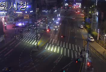 舊市廳十字路口南浦站
