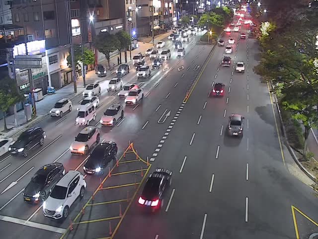 田浦十字路口田浦咖啡街旁