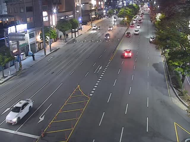 田浦十字路口田浦咖啡街旁
