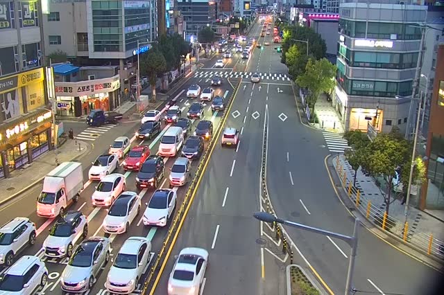 蓬萊交叉路口影島大橋端