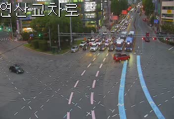 蓮山交叉路口蓮山站六岔圓環