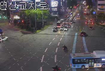 蓮山交叉路口蓮山站六岔圓環