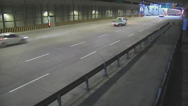 水晶隧道收費站第5碼頭方向