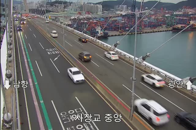 釜山港大橋斜張橋主跨中央