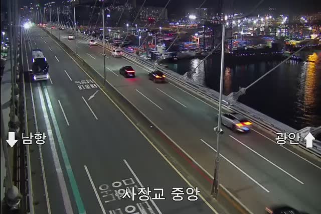 釜山港大橋斜張橋主跨中央