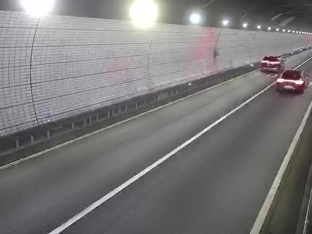 水晶隧道第5碼頭方向1470公尺