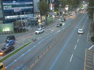 凡川洞交叉路口凡川站/中央大路