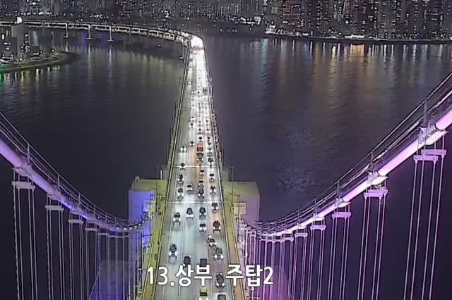 廣安大橋上層第2主塔跨海處