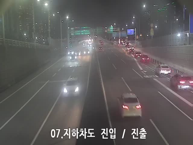 廣安大橋海雲台地下道出入口