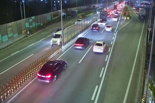 東西高架路開琴收費站下行