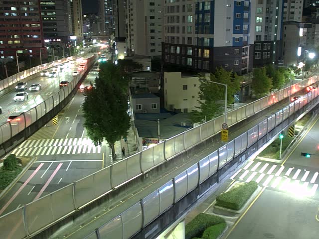 釜岩交叉路口釜岩站/西面E-Mart