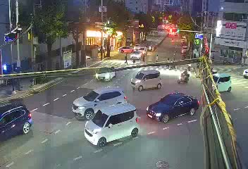 蓮堤區廳三岔路口蓮山洞