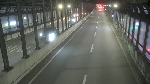 臥石地下道華明方向出口