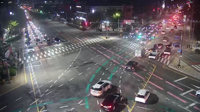 鶴章交叉路口鶴章洞