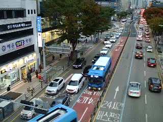 海雲台區廳入口三岔路口中洞路