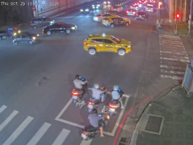 建國一路、高雄交流道(西側)1