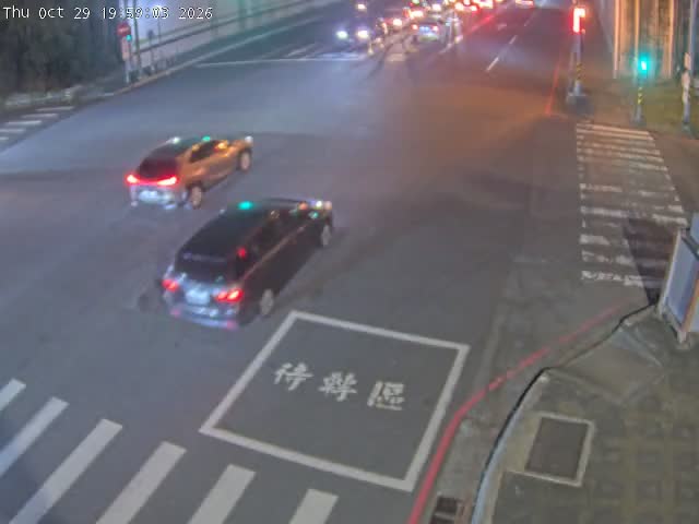 建國一路、高雄交流道(西側)1