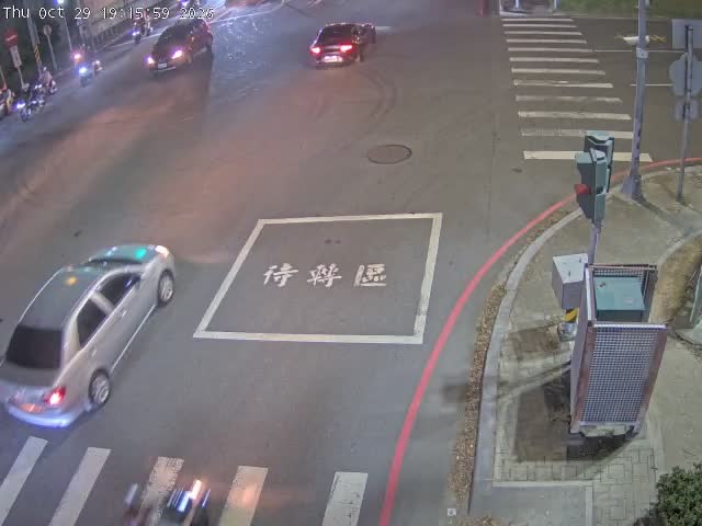 建國一路、高雄交流道(東側)1