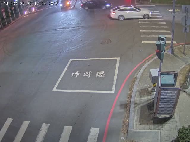 建國一路、高雄交流道(東側)1