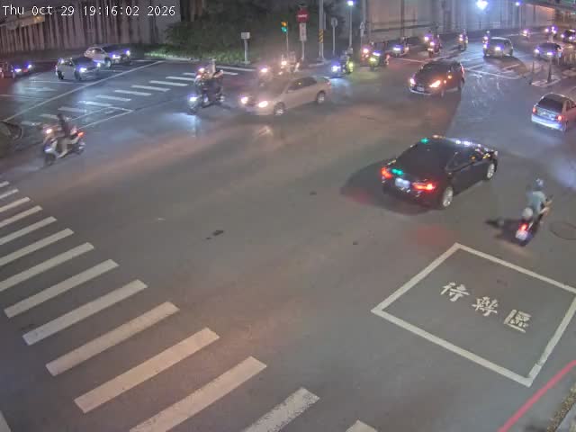 建國一路、高雄交流道(東側)2