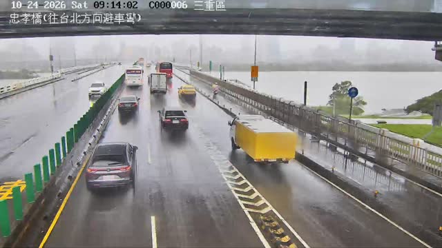 三重區忠孝橋(往台北方向避車彎)