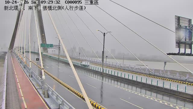新北環快，南下斜張橋北側(人行步道)