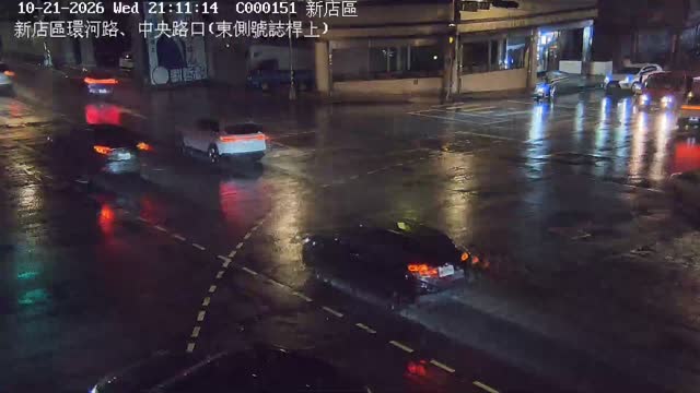 新店區環河路、中央路口(東側號誌桿上)
