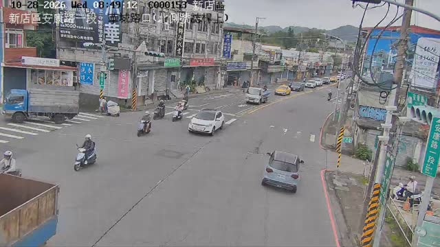 新店區安康路一段、華城路口(北側號誌桿上)