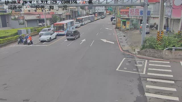 新店區安康路二段、安和路一段(東側號誌門架上)