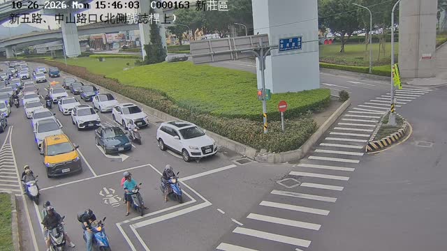 新莊區新五路、新北大道(北側號誌桿上)