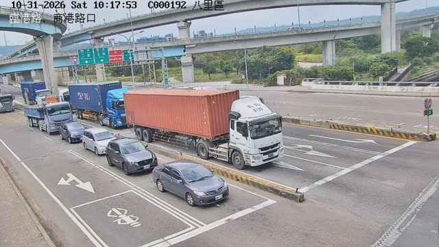 八里區臨港路商港路口