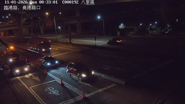 八里區臨港路商港路口