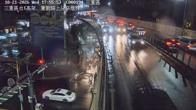 三重區台1高架，重新路上分路燈桿
