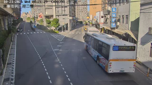 汐止區康寧街與汐湖二橋