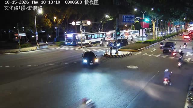 文化路1段、新府路