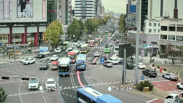 新村五岔路口
