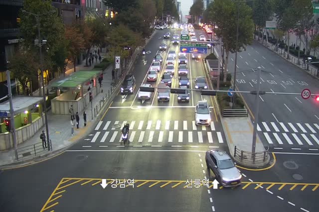 驛三站十字路口