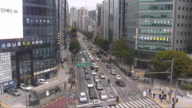法院十字路口