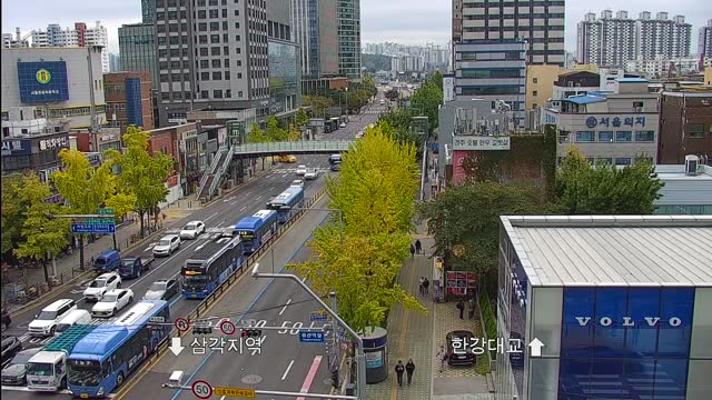 龍山站前