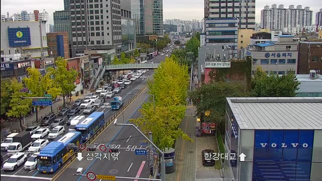 龍山站前