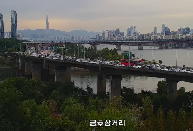金湖三岔路口