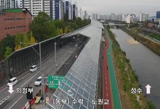 水落地下車道入口