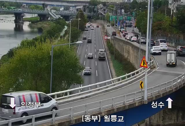 月陵橋(西北側)