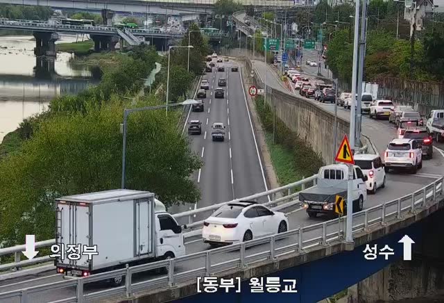 月陵橋(西北側)