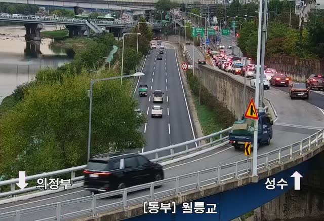 月陵橋(西北側)