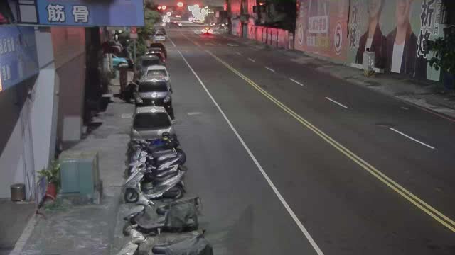 黎明路/朝馬路(右側車流往台灣大道)