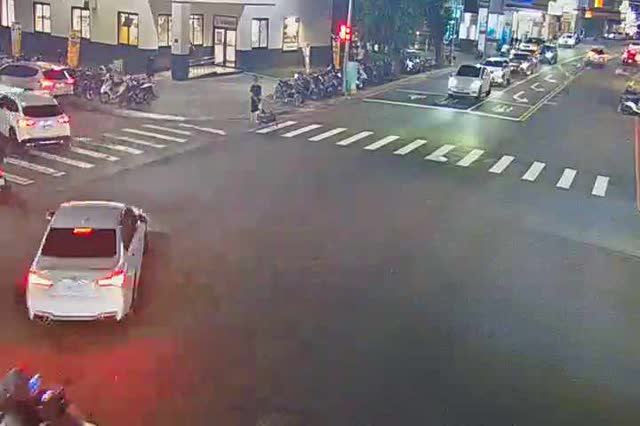 福科路/黎明路(右側車流往西屯路)
