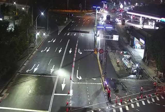 五權西路/環中路(右側車流往工業區)